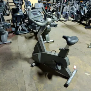 Life Fitness Upright Exercise Bike 93c